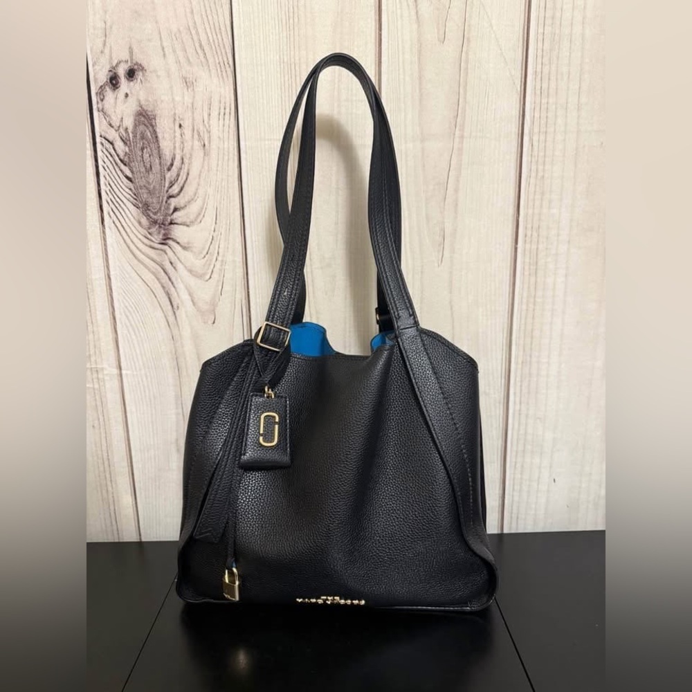 Marc Jacobs Black Leather Tote with Textured Finish - Picture 8 of 10